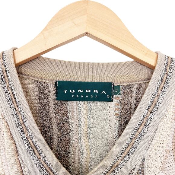 Vintage Tundra Canada Printed V Neck Sweater Sz xL - Picture 2 of 4
